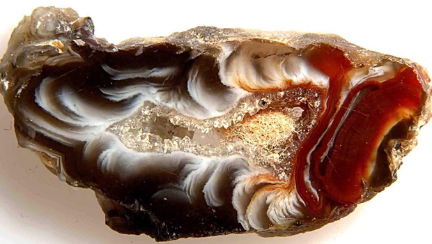 Kamen'-agat-magicheskie-svojstva